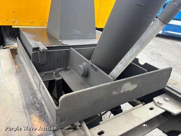 image for item FK1267 2005 Kenworth  T800 dump truck