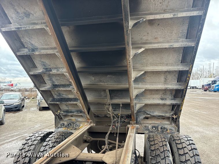 image for item FK1267 2005 Kenworth  T800 dump truck