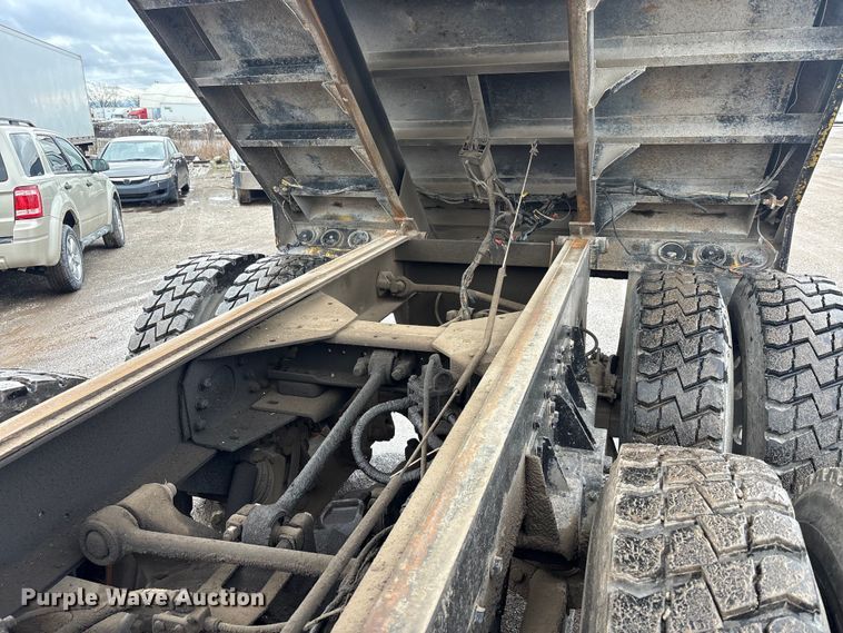 image for item FK1267 2005 Kenworth  T800 dump truck