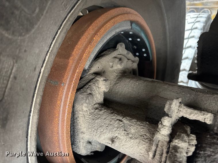 image for item FK1267 2005 Kenworth  T800 dump truck