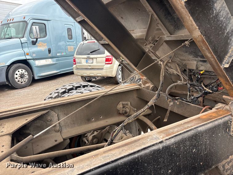 image for item FK1267 2005 Kenworth  T800 dump truck