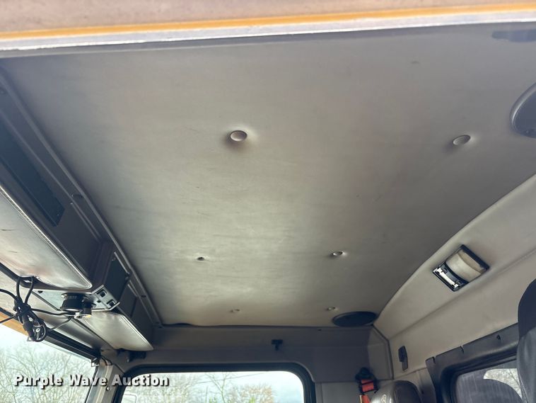 image for item FK1267 2005 Kenworth  T800 dump truck