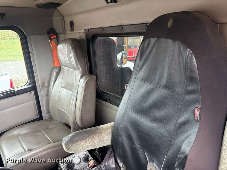 image for item FK1267 2005 Kenworth  T800 dump truck