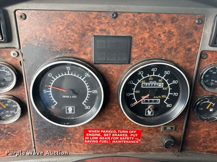 image for item FK1267 2005 Kenworth  T800 dump truck