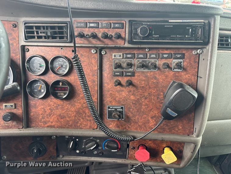 image for item FK1267 2005 Kenworth  T800 dump truck