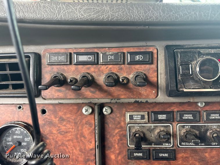 image for item FK1267 2005 Kenworth  T800 dump truck