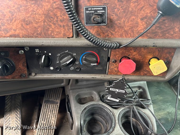 image for item FK1267 2005 Kenworth  T800 dump truck