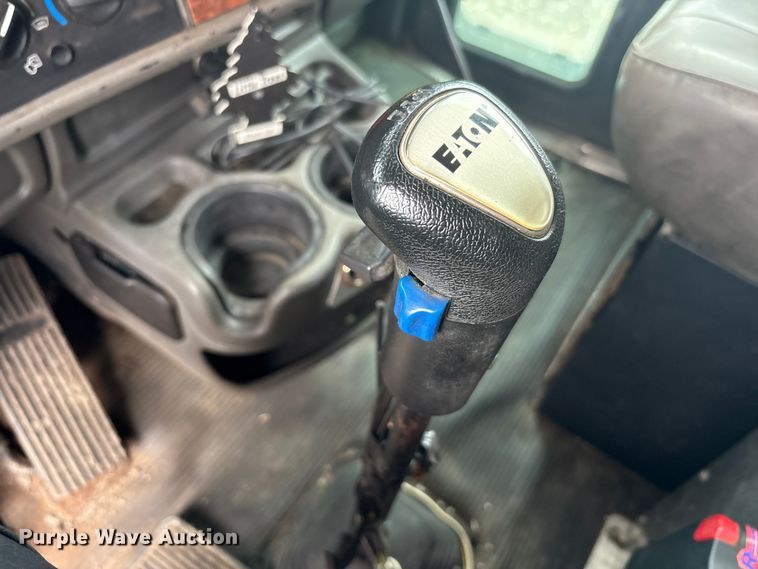 image for item FK1267 2005 Kenworth  T800 dump truck