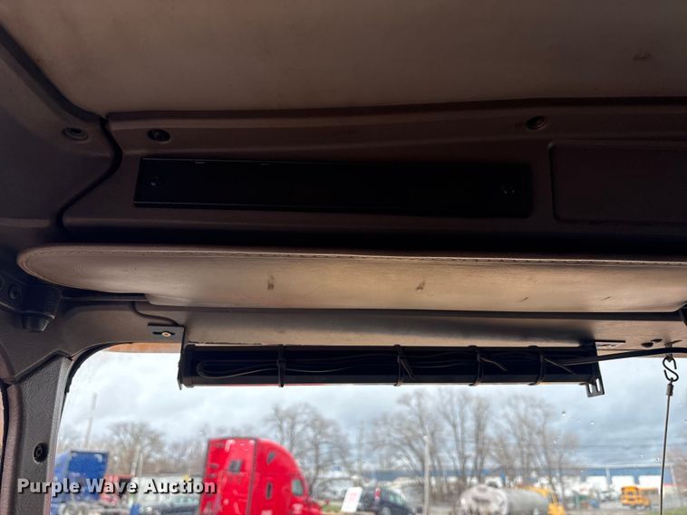 image for item FK1267 2005 Kenworth  T800 dump truck