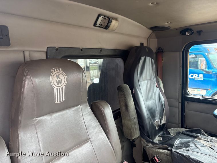 image for item FK1267 2005 Kenworth  T800 dump truck