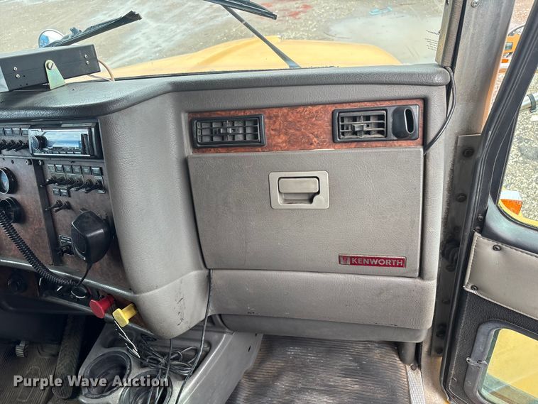 image for item FK1267 2005 Kenworth  T800 dump truck