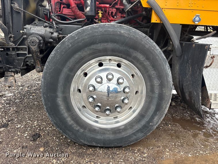 image for item FK1267 2005 Kenworth  T800 dump truck