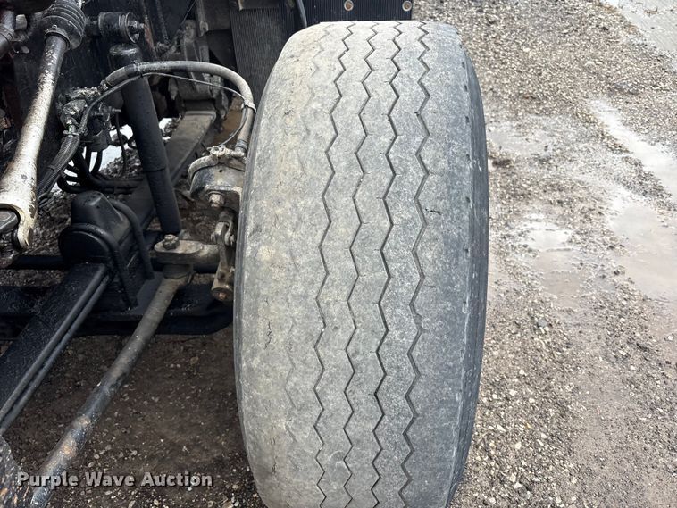 image for item FK1267 2005 Kenworth  T800 dump truck