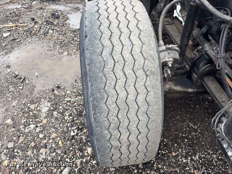 image for item FK1267 2005 Kenworth  T800 dump truck