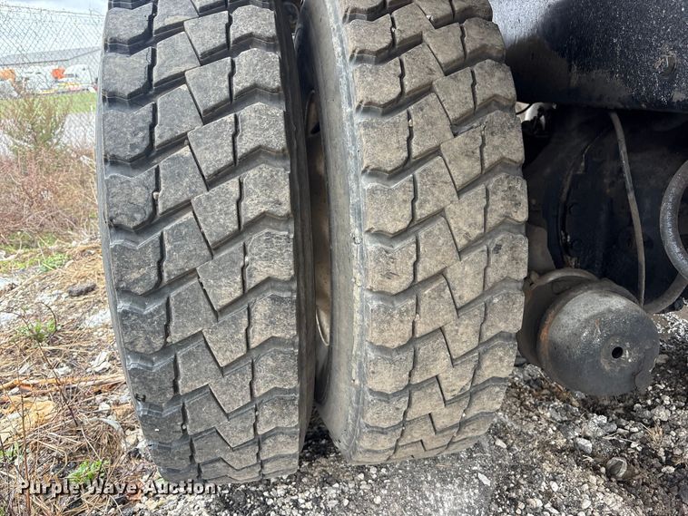 image for item FK1267 2005 Kenworth  T800 dump truck