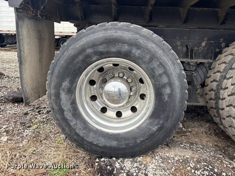 image for item FK1267 2005 Kenworth  T800 dump truck