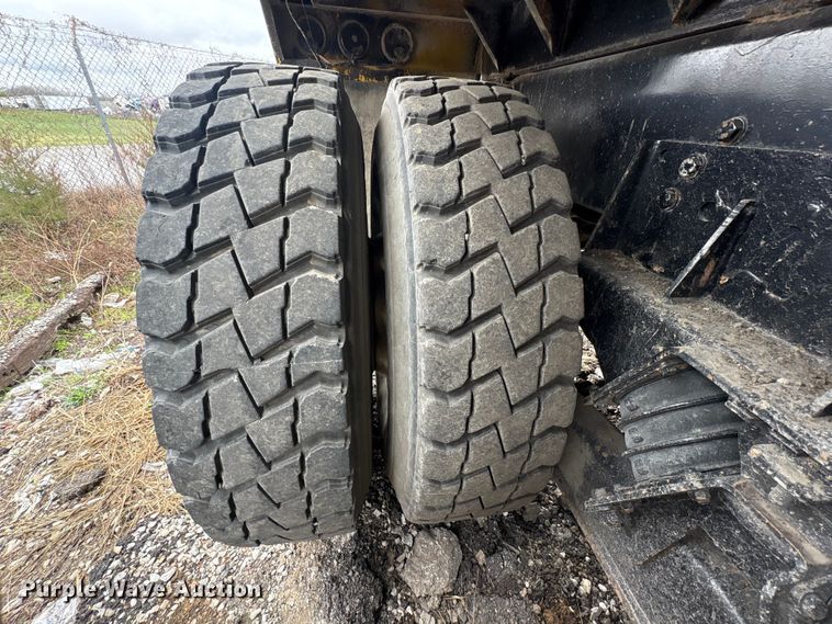 image for item FK1267 2005 Kenworth  T800 dump truck