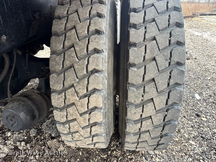 image for item FK1267 2005 Kenworth  T800 dump truck