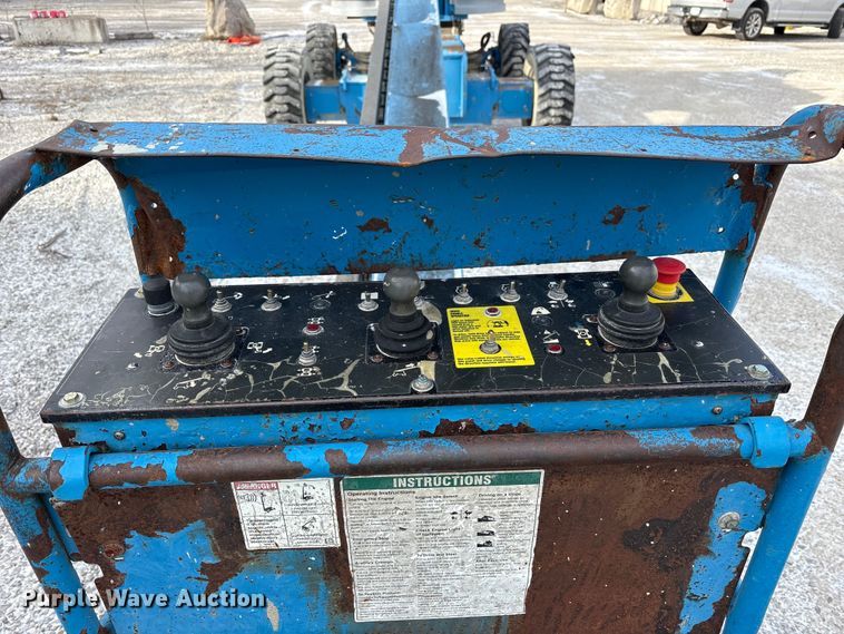 image for item FK1274 2007 Genie S-80 boom lift