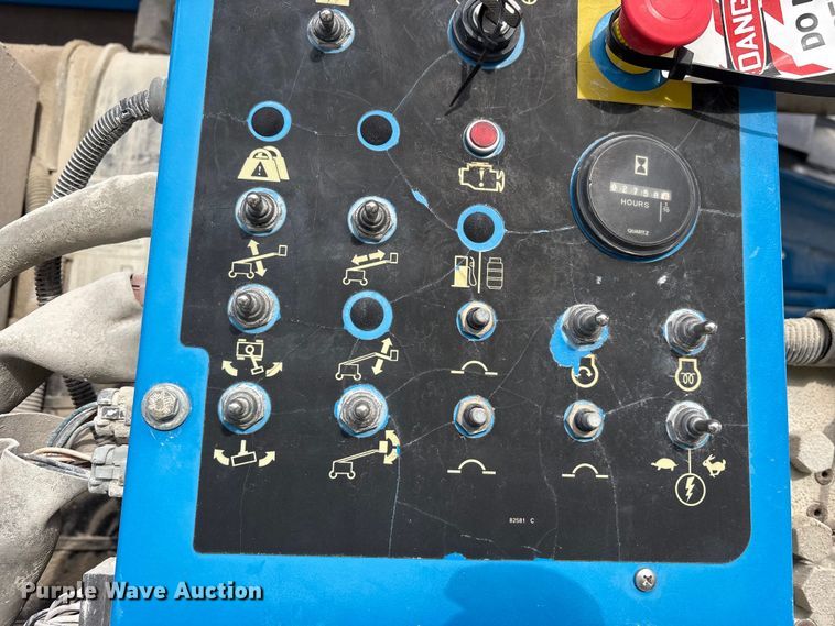 image for item FK1274 2007 Genie S-80 boom lift