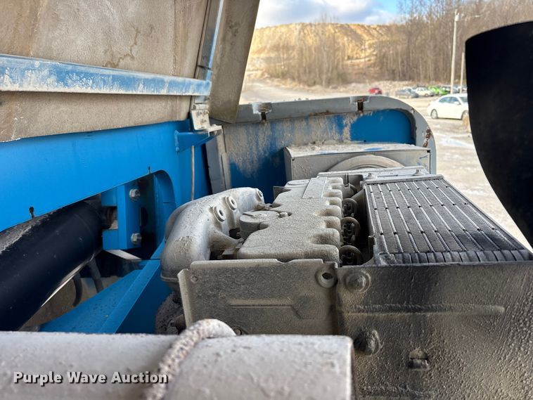 image for item FK1274 2007 Genie S-80 boom lift