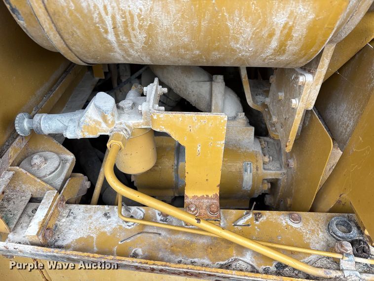 image for item FK1276 1994 Caterpillar 988F wheel loader