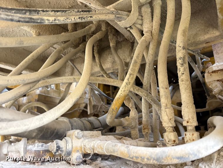 image for item FK1276 1994 Caterpillar 988F wheel loader