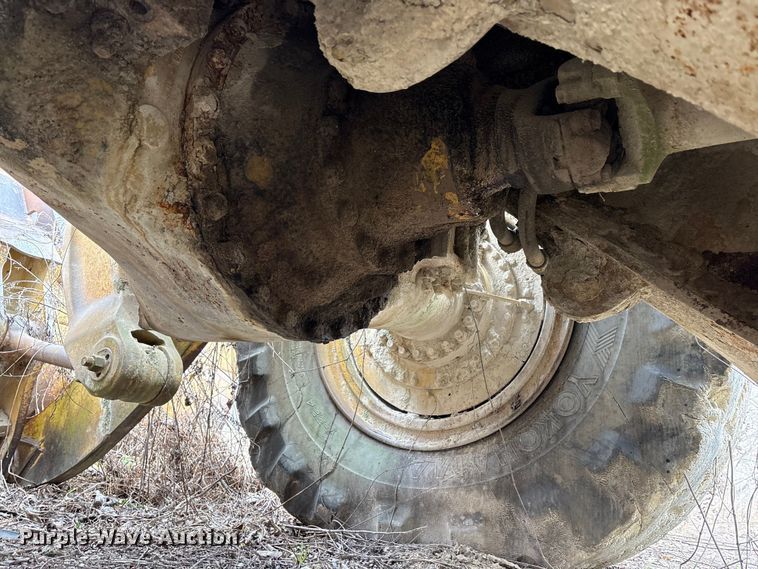 image for item FK1276 1994 Caterpillar 988F wheel loader