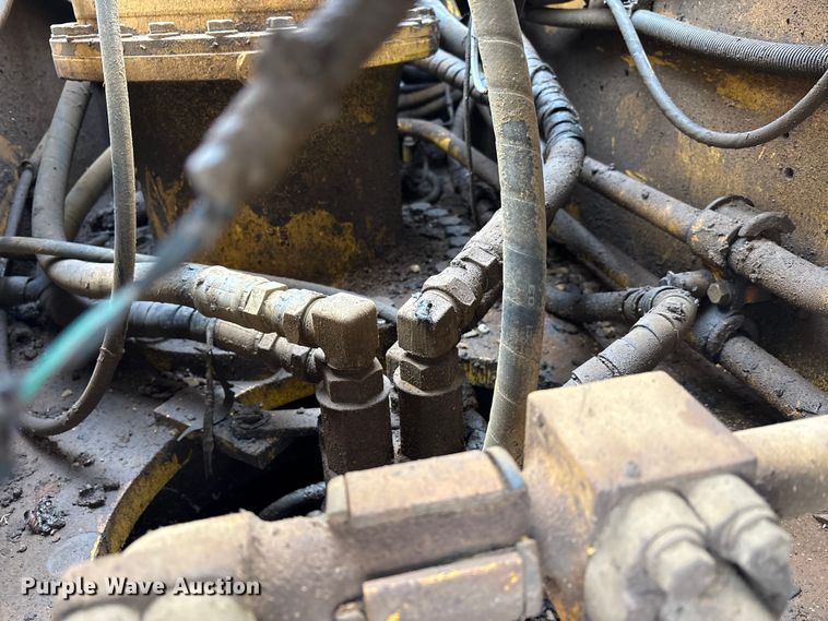 image for item FK1281 2015 Komatsu PC490LC-10 excavator