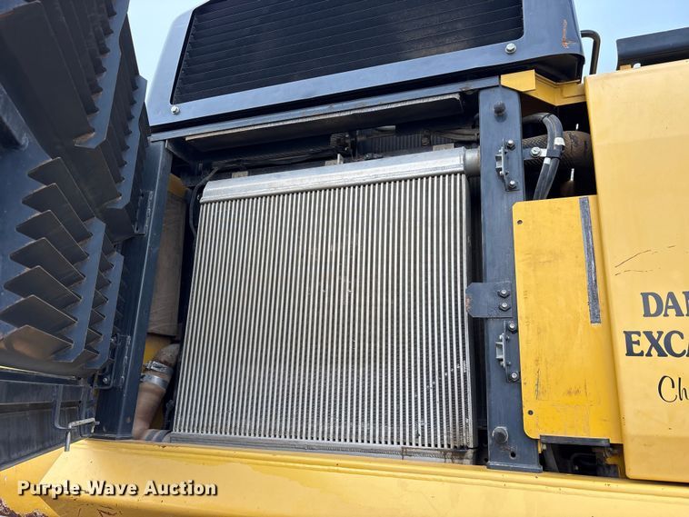 image for item FK1281 2015 Komatsu PC490LC-10 excavator