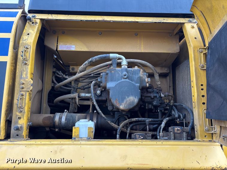 image for item FK1281 2015 Komatsu PC490LC-10 excavator