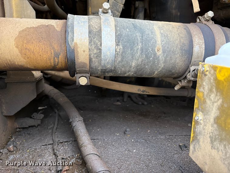 image for item FK1281 2015 Komatsu PC490LC-10 excavator