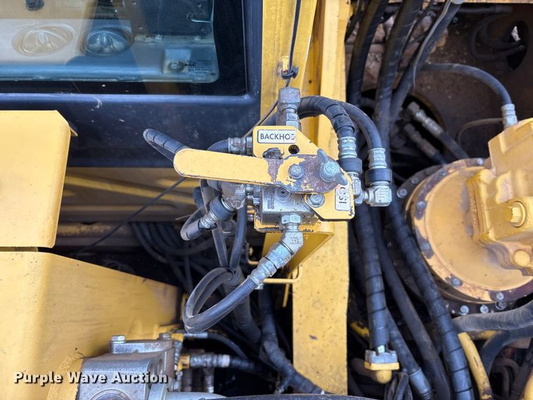 image for item FK1281 2015 Komatsu PC490LC-10 excavator