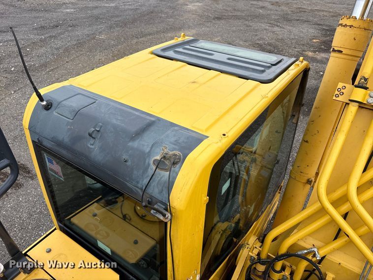 image for item FK1281 2015 Komatsu PC490LC-10 excavator