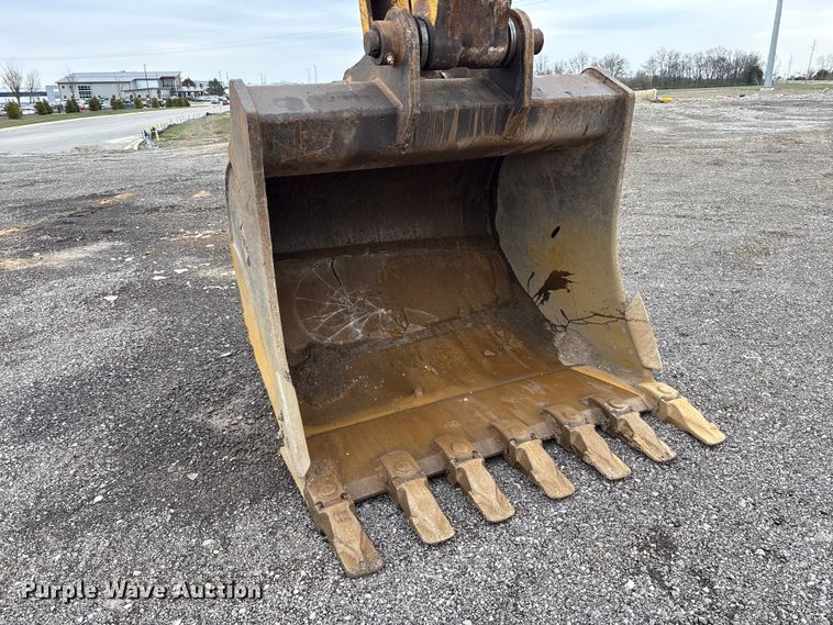 image for item FK1281 2015 Komatsu PC490LC-10 excavator