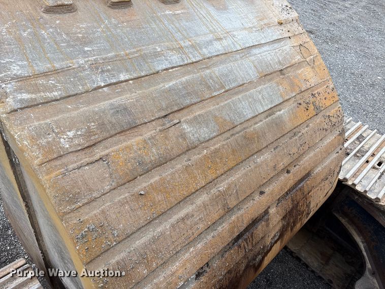 image for item FK1281 2015 Komatsu PC490LC-10 excavator