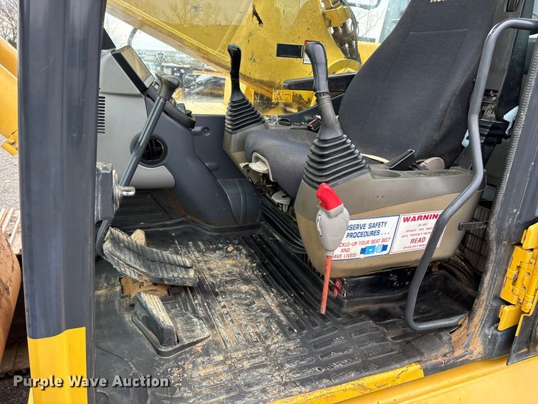 image for item FK1281 2015 Komatsu PC490LC-10 excavator