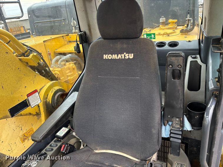 image for item FK1281 2015 Komatsu PC490LC-10 excavator