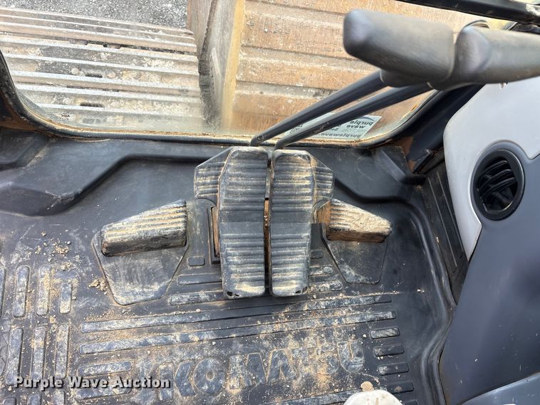 image for item FK1281 2015 Komatsu PC490LC-10 excavator