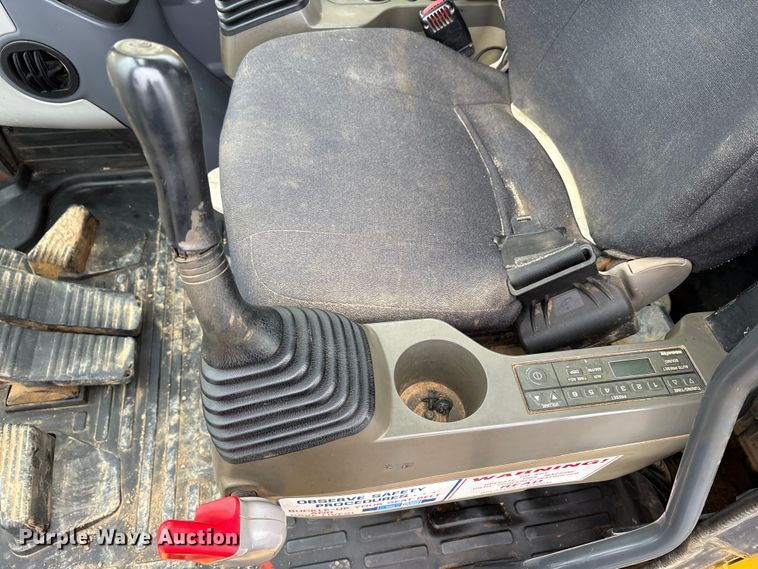 image for item FK1281 2015 Komatsu PC490LC-10 excavator