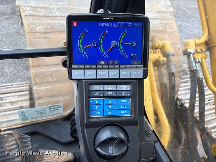 image for item FK1281 2015 Komatsu PC490LC-10 excavator
