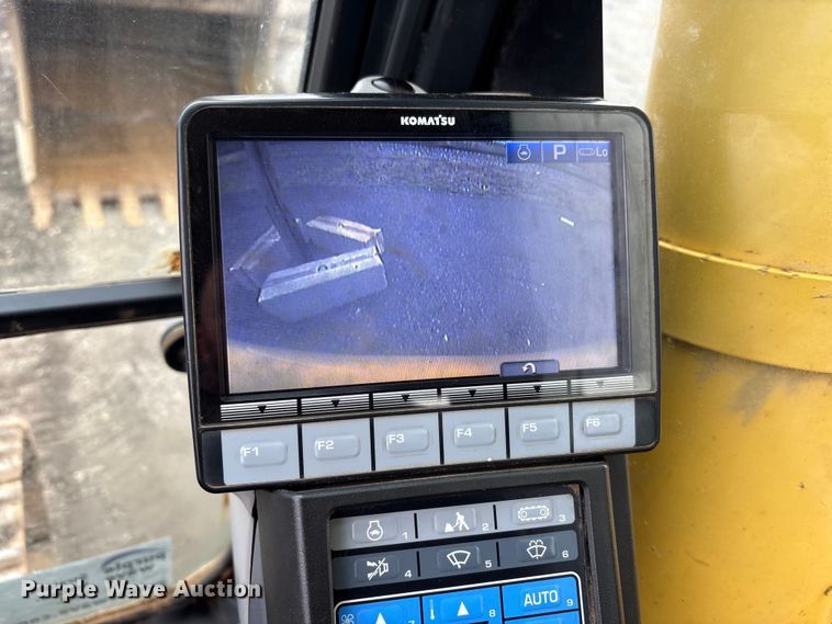 image for item FK1281 2015 Komatsu PC490LC-10 excavator