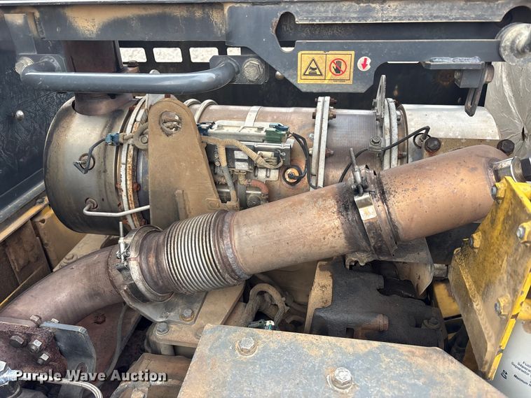 image for item FK1281 2015 Komatsu PC490LC-10 excavator