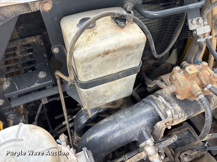 image for item FK1281 2015 Komatsu PC490LC-10 excavator