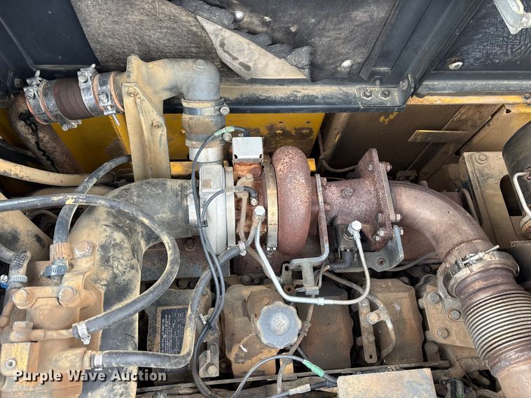 image for item FK1281 2015 Komatsu PC490LC-10 excavator