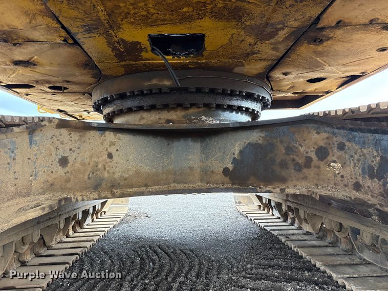 image for item FK1281 2015 Komatsu PC490LC-10 excavator