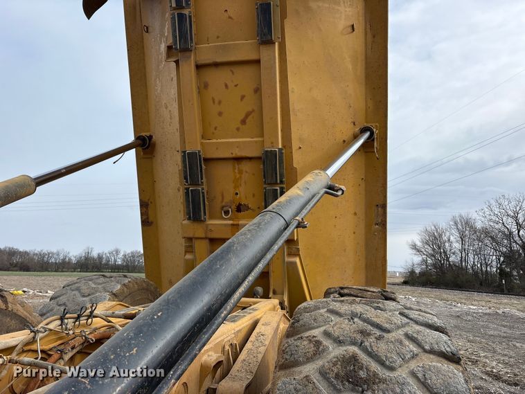 image for item FK1284 2014 Caterpillar 740B articulated haul truck