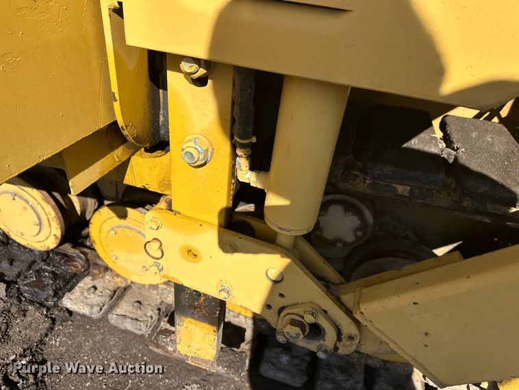 image for item FK1844 1998 Caterpillar AP-650-B paver