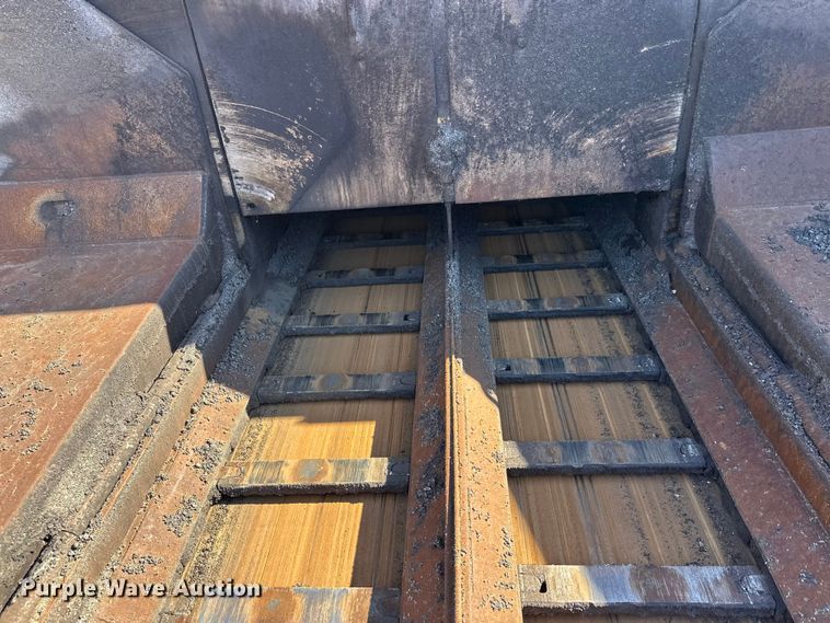 image for item FK1844 1998 Caterpillar AP-650-B paver