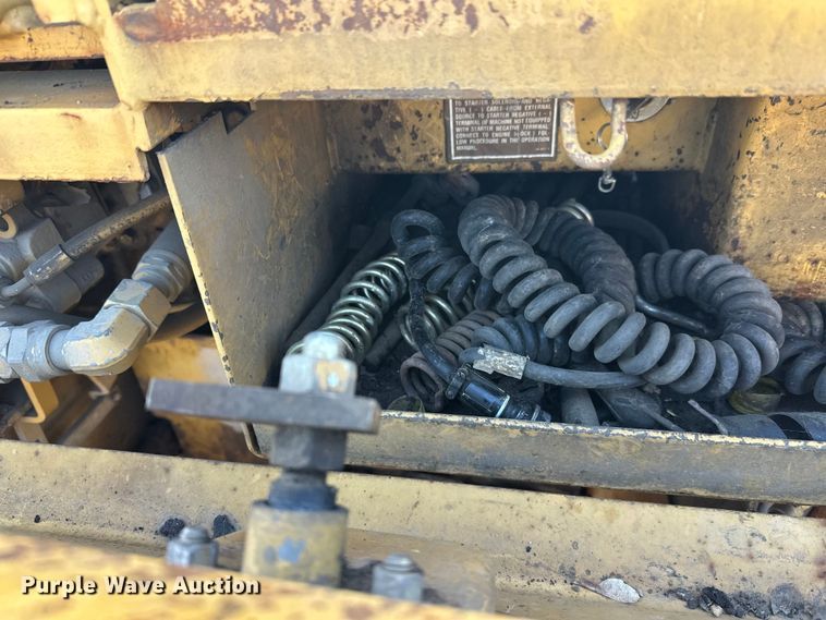 image for item FK1844 1998 Caterpillar AP-650-B paver